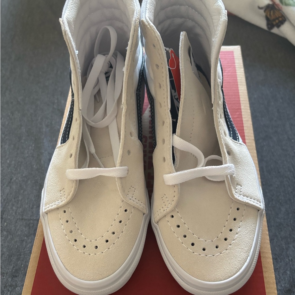 Vans Cream Sneakers Classic Style